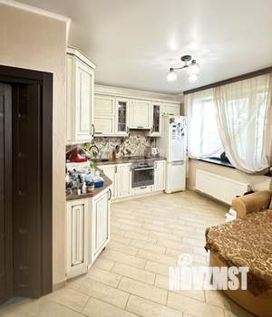 Дом 111м&sup2;, 2-этажный, участок 4 сот.  