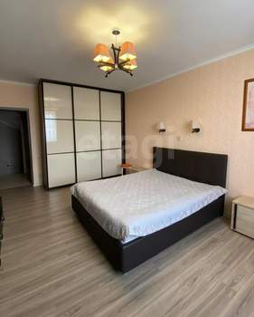 Дом 210м², 3-этажный, участок 3 сот.  