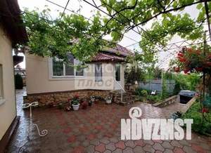 Дом 264м², 3-этажный, участок 8 сот.  