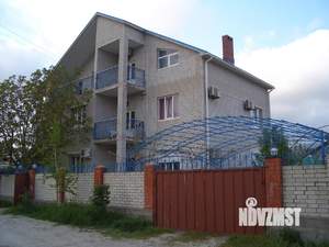 Дом 370м², 3-этажный, участок 8 сот.  