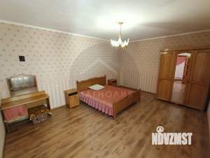 Дом 552м², 3-этажный, участок 3 сот.  
