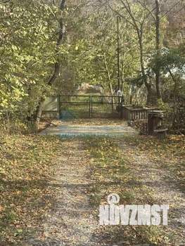 Дом 100м&sup2;, 3-этажный, участок 8 сот.  