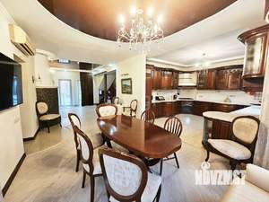 Дом 254м&sup2;, 2-этажный, участок 8 сот.  