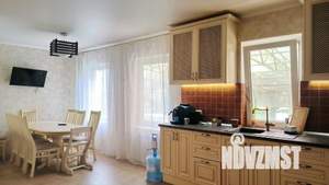 Дом 240м², 2-этажный, участок 7 сот.  