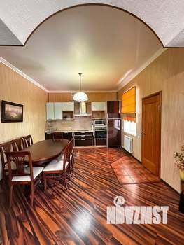 Дом 233м&sup2;, 2-этажный, участок 14 сот.  