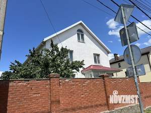 Дом 211м², 2-этажный, участок 6 сот.  