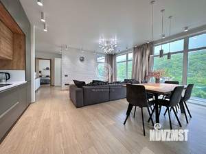 Коттедж 255м&sup2;, 3-этажный, участок 12 сот.  