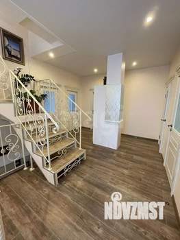 Дом 199м&sup2;, 3-этажный, участок 8 сот.  