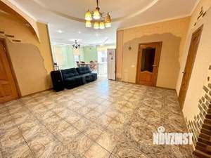 Дом 240м&sup2;, 2-этажный, участок 6 сот.  