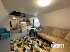 Дом 42м&sup2;, 2-этажный, участок 4 сот.  