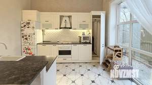 Дом 226м&sup2;, 3-этажный, участок 4 сот.  