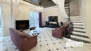 Дом 226м&sup2;, 3-этажный, участок 4 сот.  