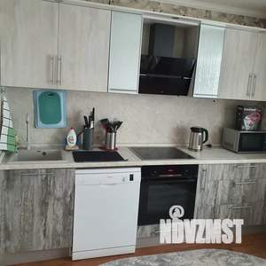 1-к квартира, посуточно, 40м2, 11/16 этаж