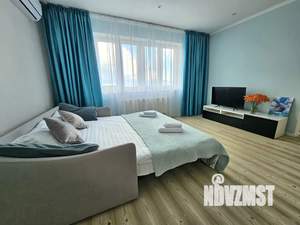 1-к квартира, посуточно, 52м2, 2/17 этаж
