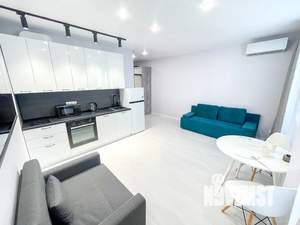 Студия квартира, посуточно, 32м2, 8/24 этаж