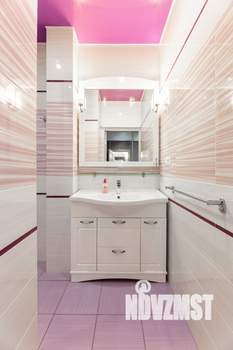 1-к квартира, посуточно, 42м2, 8/18 этаж