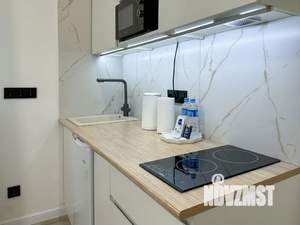 Студия квартира, посуточно, 18м2, 1/20 этаж