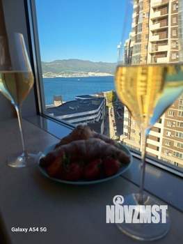 Студия квартира, посуточно, 35м2, 12/20 этаж