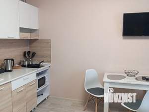 1-к квартира, посуточно, 38м2, 13/16 этаж