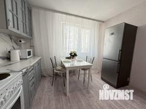 1-к квартира, посуточно, 38м2, 13/16 этаж
