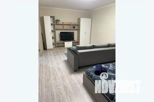 1-к квартира, посуточно, 40м2, 9/16 этаж