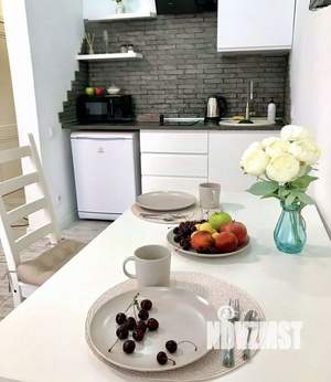 Студия квартира, посуточно, 35м2, 5/20 этаж