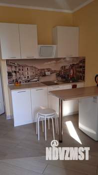 Студия квартира, посуточно, 27м2, 3/3 этаж