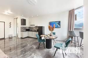 Студия квартира, посуточно, 35м2, 7/20 этаж