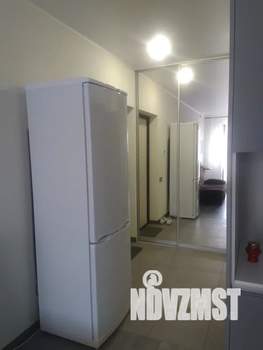 Студия квартира, посуточно, 36м2, 1/3 этаж