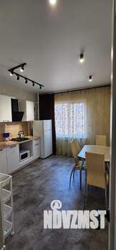 1-к квартира, посуточно, 38м2, 3/8 этаж