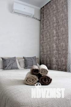 Студия квартира, посуточно, 23м2, 2/20 этаж