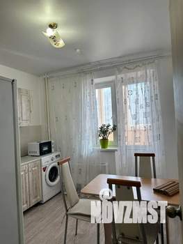 1-к квартира, посуточно, 40м2, 14/21 этаж