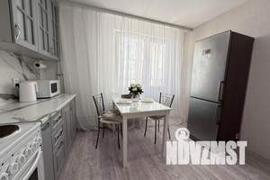 1-к квартира, посуточно, 38м2, 13/16 этаж