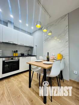 1-к квартира, посуточно, 35м2, 20/24 этаж