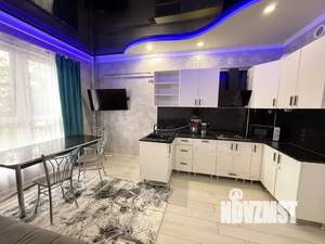 1-к квартира, посуточно, 50м2, 3/8 этаж