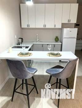 Студия квартира, посуточно, 29м2, 10/19 этаж