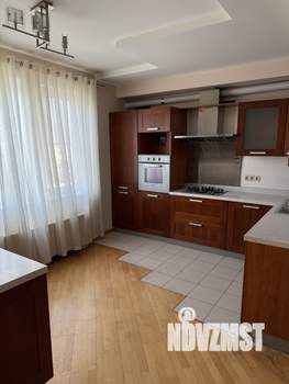 4-к квартира, на длительный срок, 142м2, 6/10 этаж