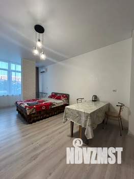 Студия квартира, посуточно, 38м2, 2/5 этаж