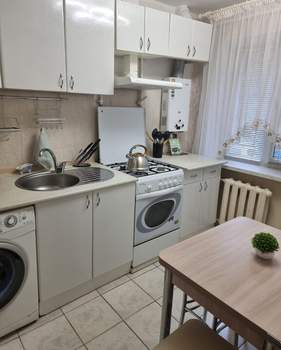 4-к квартира, на длительный срок, 60м2, 1/4 этаж