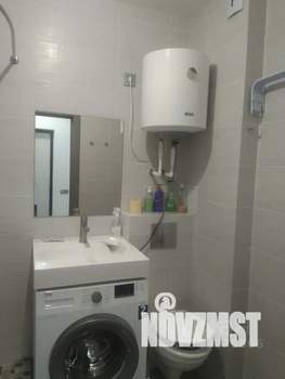 Студия квартира, посуточно, 36м2, 1/3 этаж