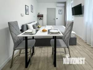 Студия квартира, посуточно, 18м2, 1/20 этаж