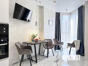 Студия квартира, посуточно, 35м2, 10/20 этаж