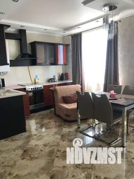 2-к квартира, посуточно, 56м2, 3/3 этаж