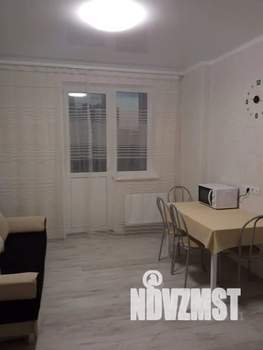1-к квартира, посуточно, 35м2, 4/20 этаж