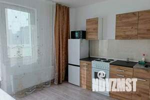 1-к квартира, посуточно, 38м2, 10/17 этаж