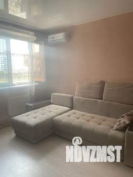 Студия квартира, посуточно, 35м2, 3/12 этаж