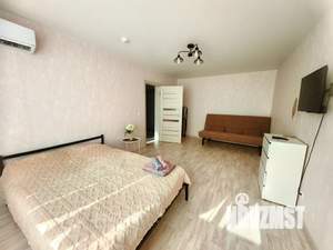 1-к квартира, посуточно, 38м2, 13/16 этаж