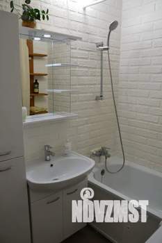 1-к квартира, посуточно, 37м2, 9/16 этаж