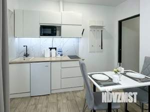 Студия квартира, посуточно, 18м2, 1/20 этаж