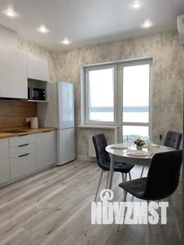 1-к квартира, посуточно, 39м2, 8/19 этаж